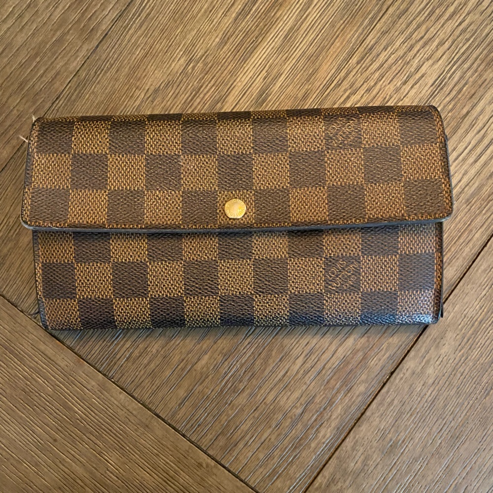 Authentic Louis Vuitton Damier Ebene Wallet